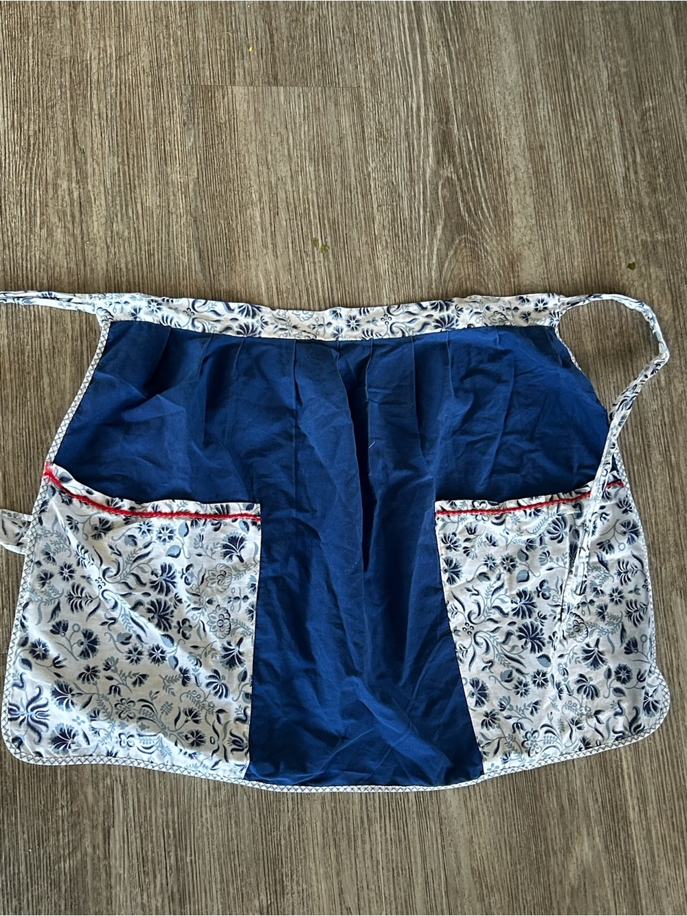 Blue and White Floral Half Apron with Pockets cotton country cottage